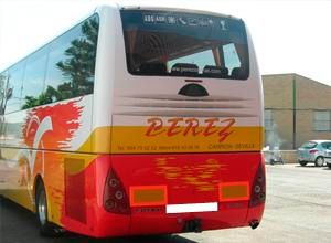 Autocares Hnos. Pérez Salinas parte trasera de bus 