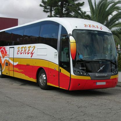 Autocares Hnos. Pérez Salinas bus estacionado 
